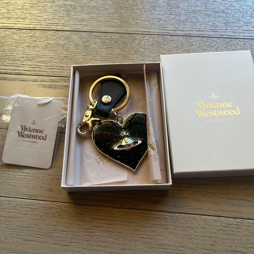 B*l様 Vivienne Westwood ハート型キーホルダー