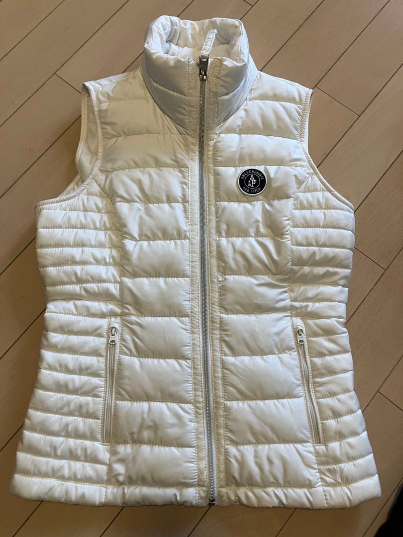 アバクロンビーアンドフィッチ　ホワイト キルティングダウンベスト　新品未使用