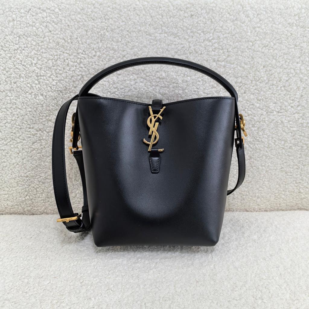 極美品！YSLブラック　レザー　肩掛け　ショルダーバッグ