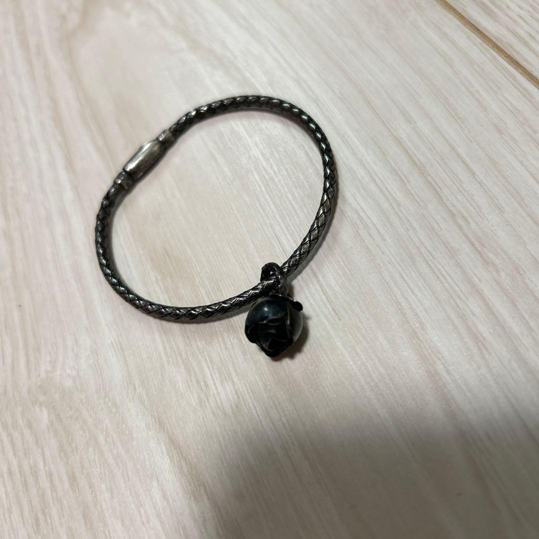 【希少】ボッテガヴェネタ　ブラック バラチャーム ブレスレット