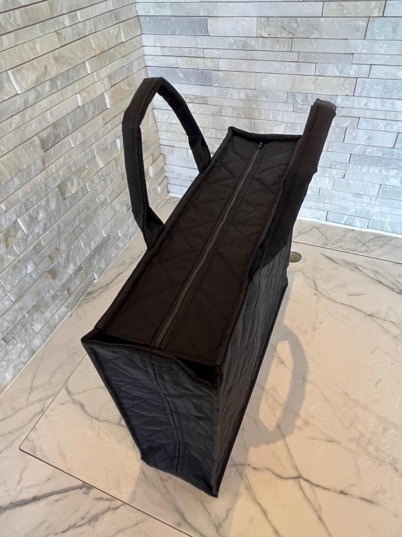 お受験バッグ　B4　黒　自立　ファスナー付　キルティングトート　保護者会　説明会