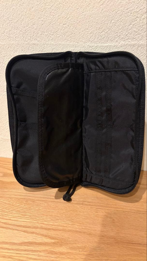 BRIEFING パスポートケース（ブラック）