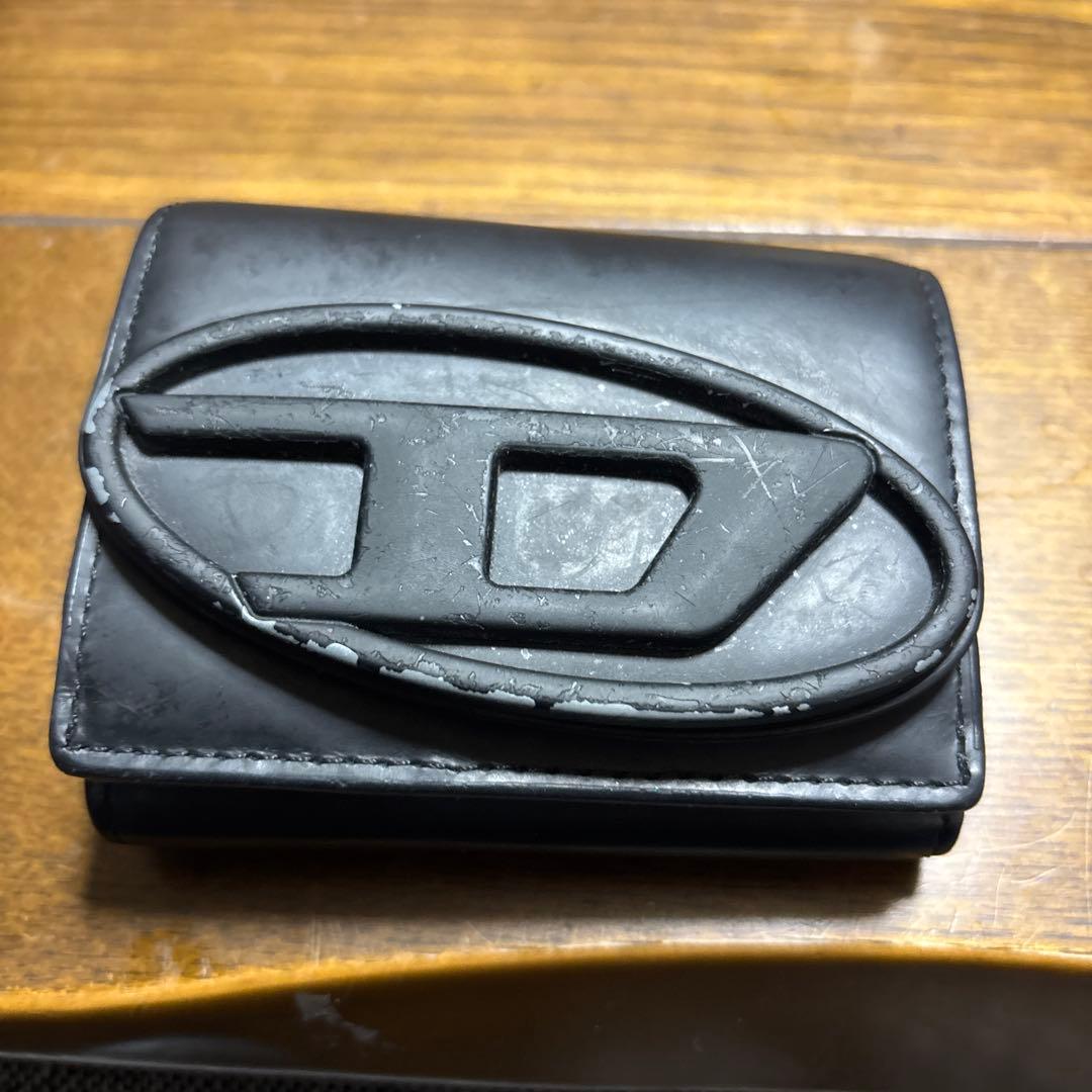 D ブラックレザー 二つ折り財布