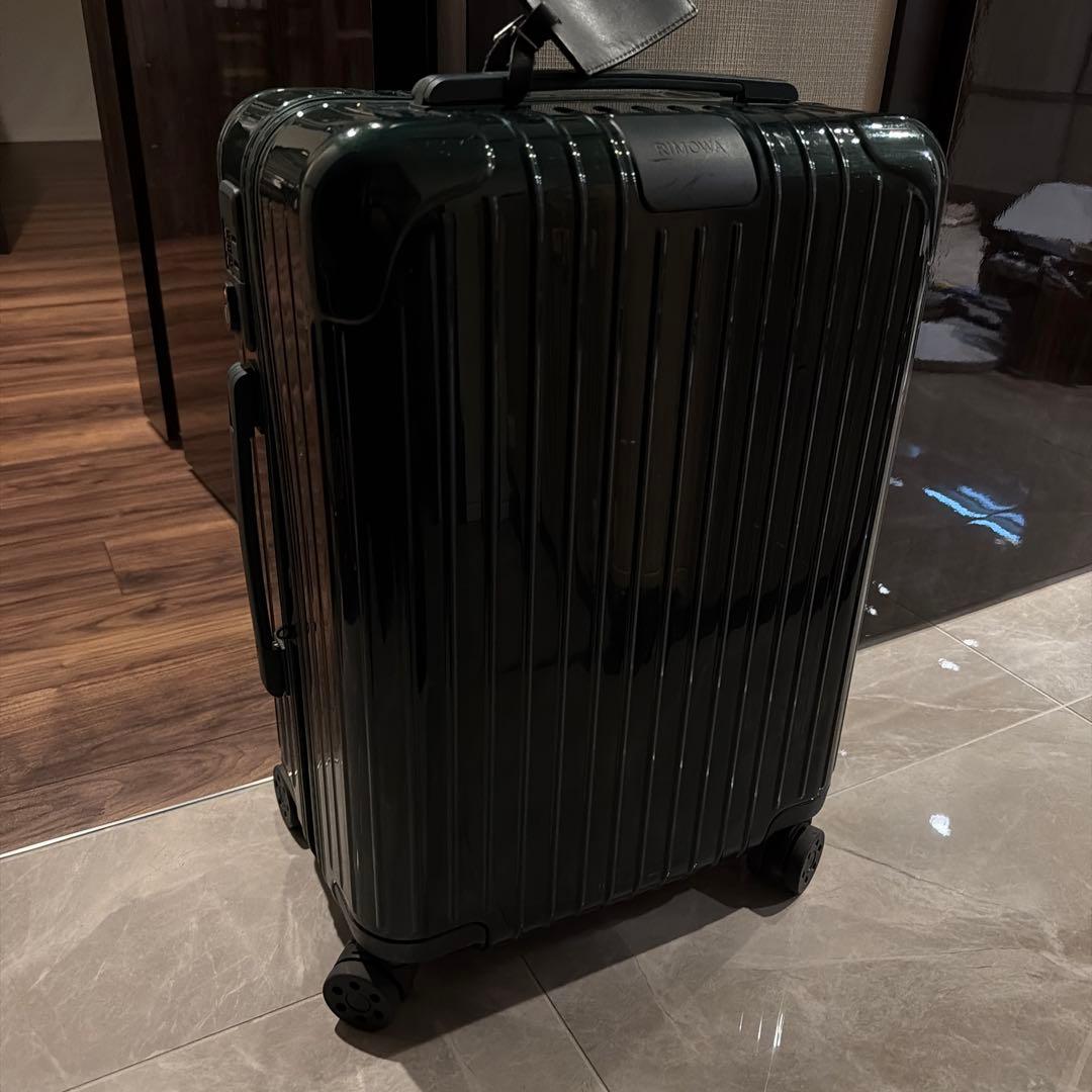 リモワ　グリーン　機内持ち込み　キャリーバック　スーツケース