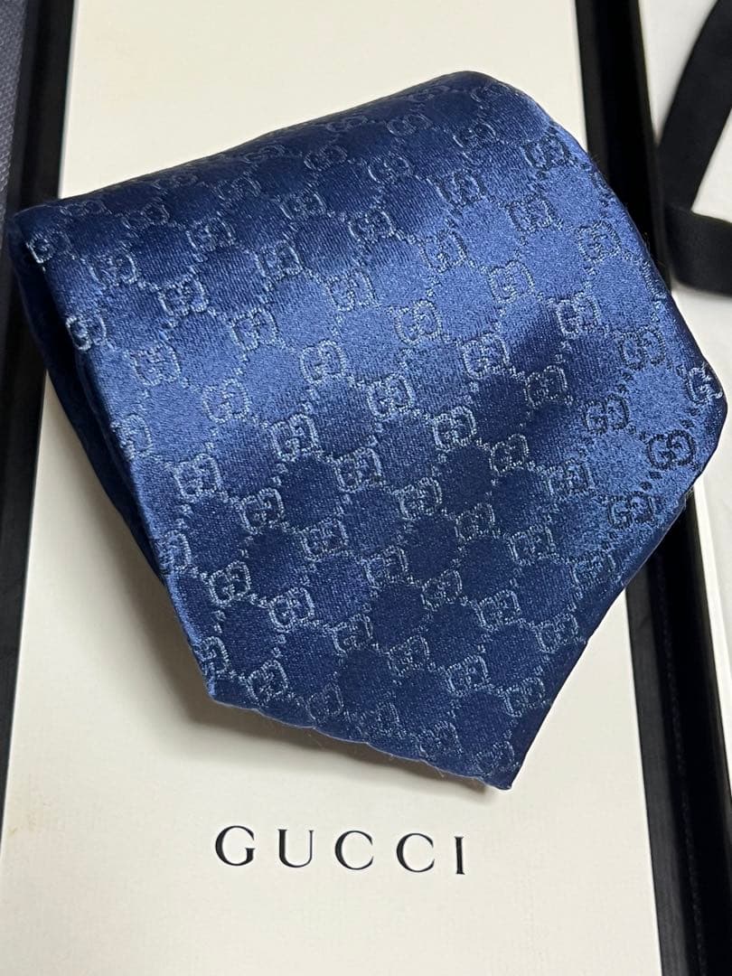 ✨超美品　GUCCI グッチ gg柄 ネクタイ(グッチロゴ) 青x水色　C