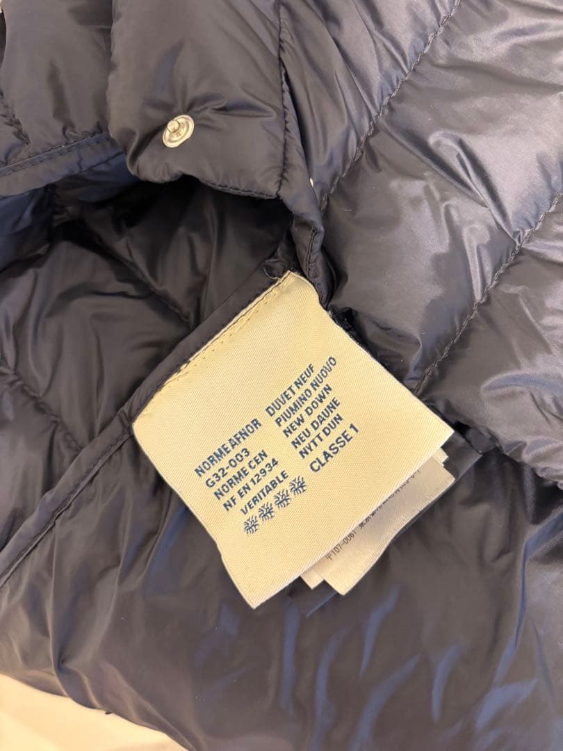 MONCLER ブラック ダウンベスト 収納袋付き