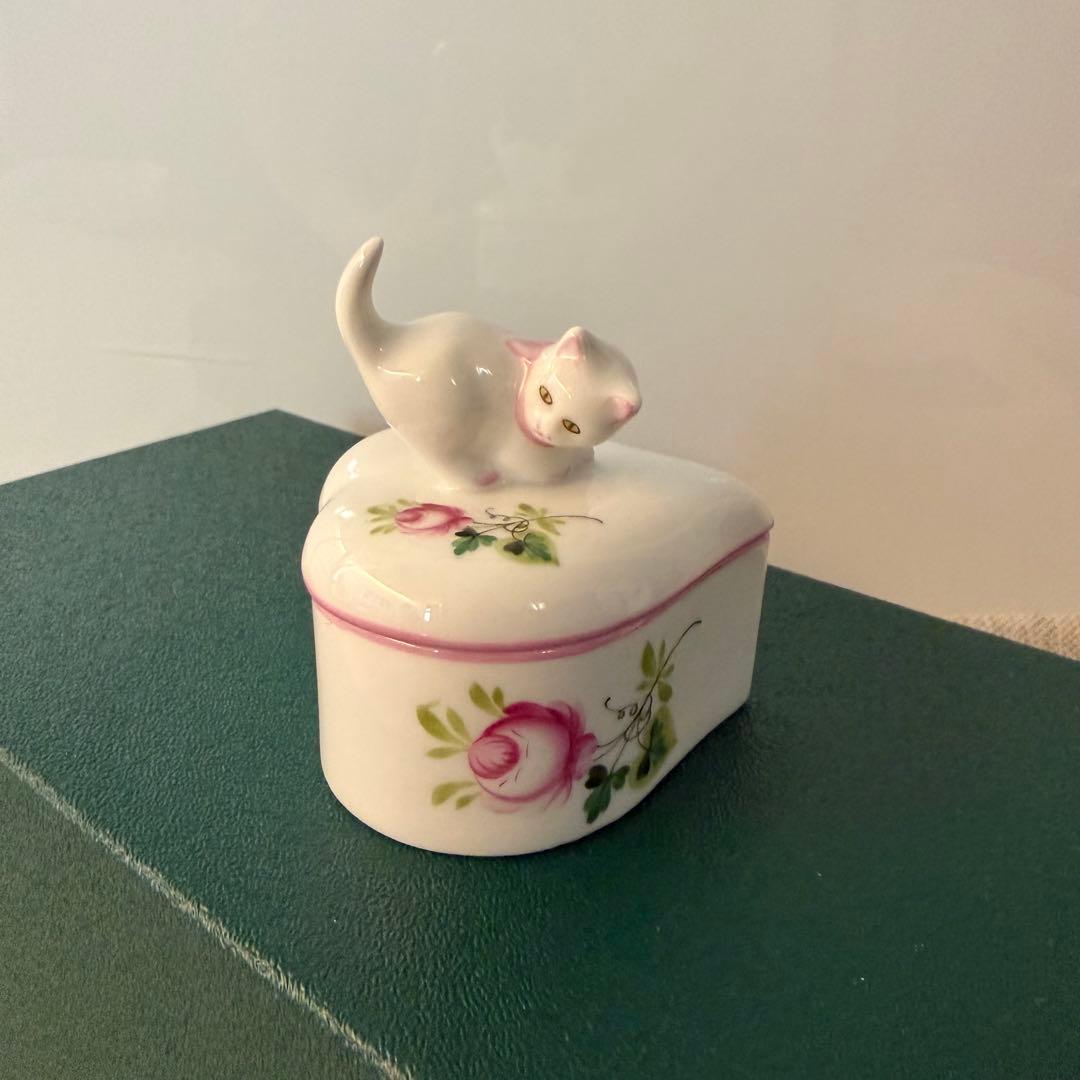 ヘレンド ウィーンの薔薇　ピンク　猫　ミニ小物入れ ボンボニエール