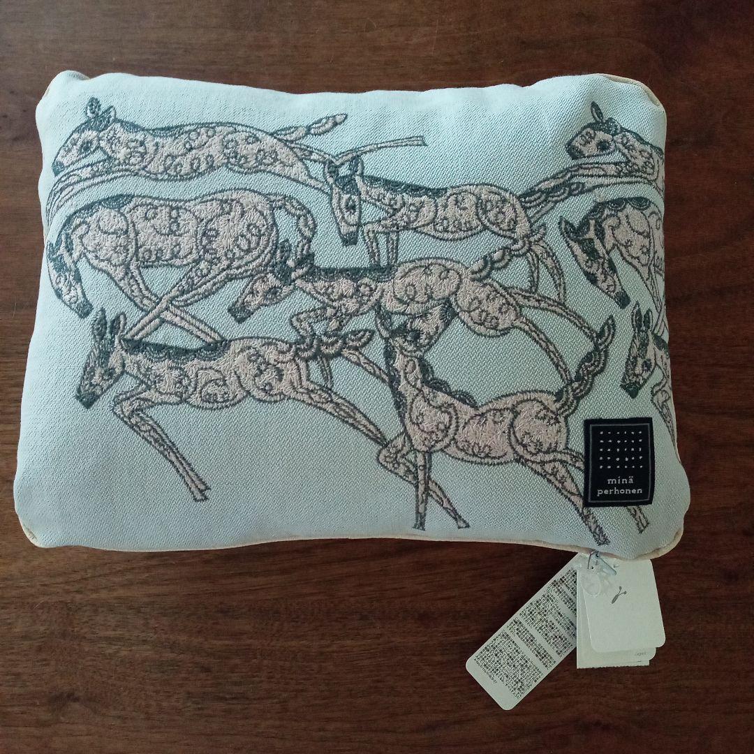 新品未使用　ミナペルホネン papurikko パプリッコ クッション(小)