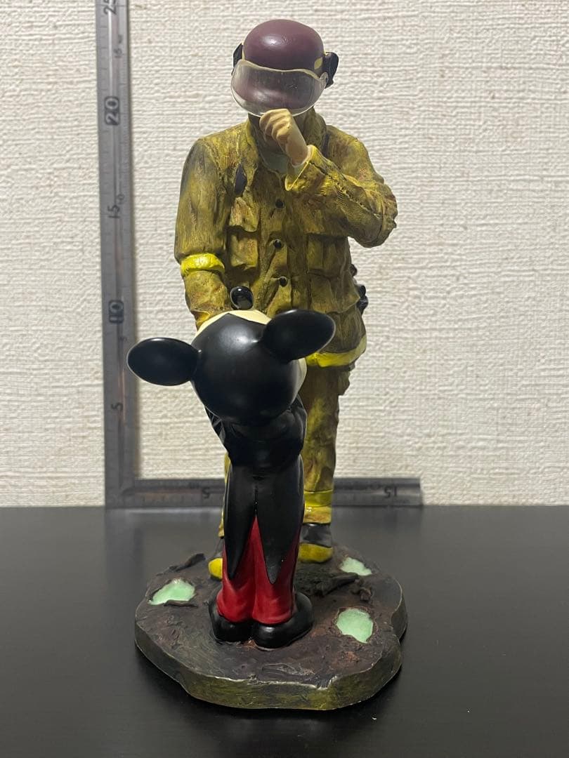ミッキーと消防士　消防士へのトリュビュート彫刻　激レア