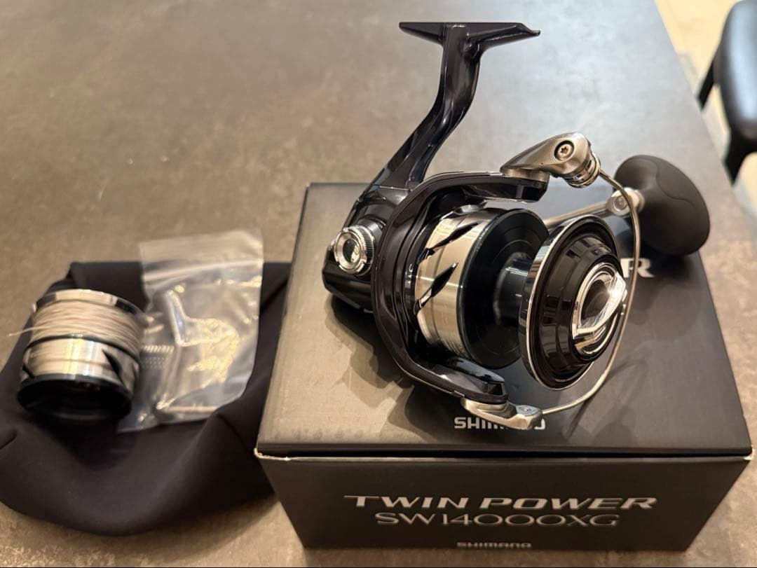シマノ　ツインパワーSW 14000XG スペアスプール、ロングハンドル、袋付属