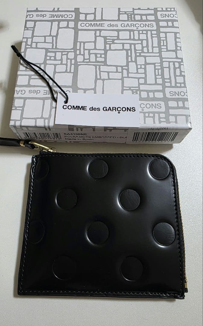 銀*匙様 新品　コムデギャルソン　二つ折り財布 ブラック ドット
