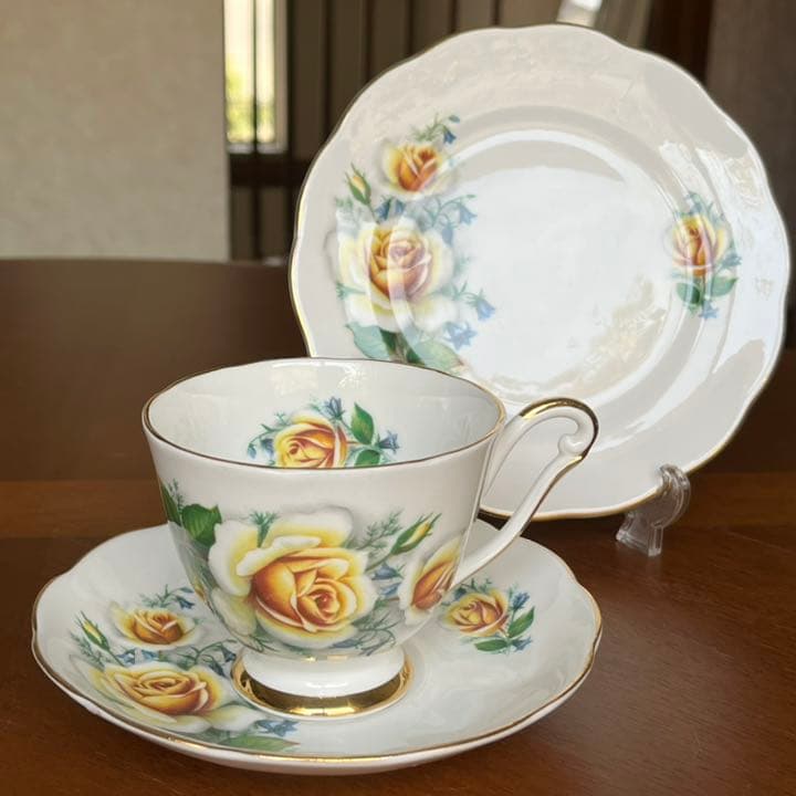 【英国ビンテージ】クィーンアン★黄色のイングリッシュローズ★トリオ（少し貫入）