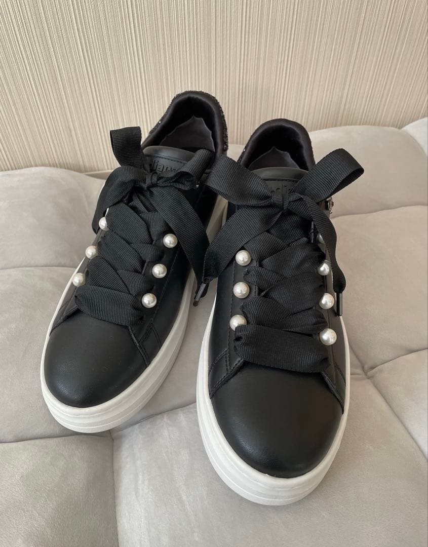 ☆+diana プラスダイアナ/パールビジュー付きリボンスニーカー 黒24.5☆