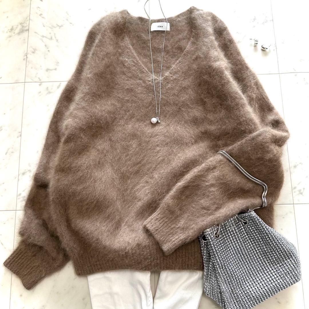 美品　イエナ　IÉNA ラクーンVネックプルオーバー ラクーン ニット