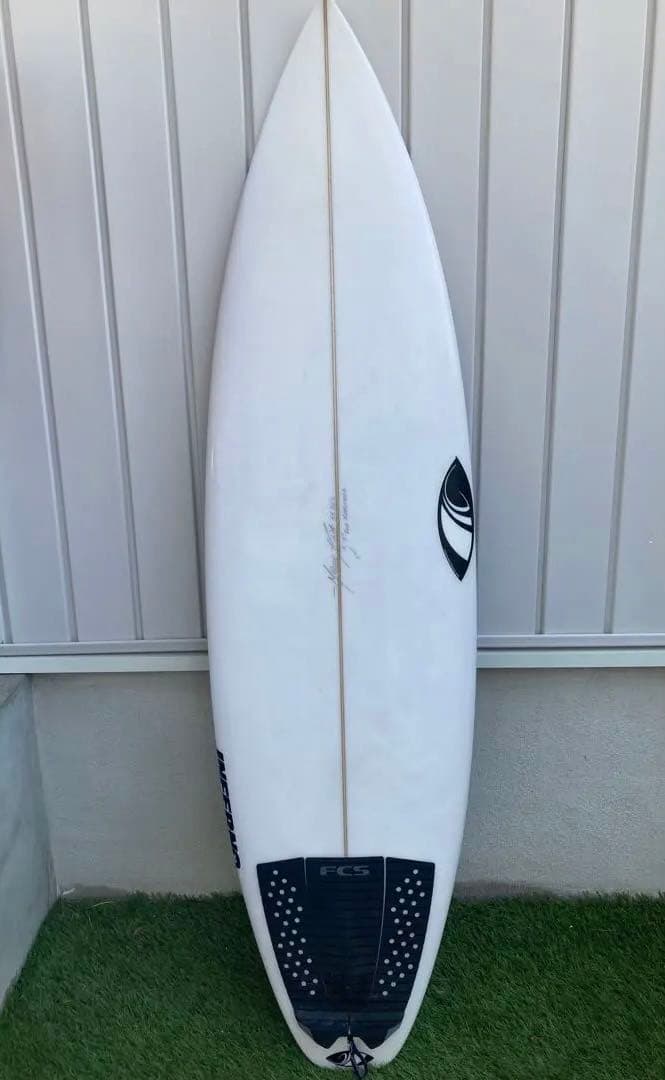 シャープアイサーフボード　インフェルノ72