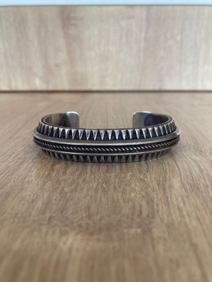 Leander Tahe ナバホ族 インディアンジュエリー バングル