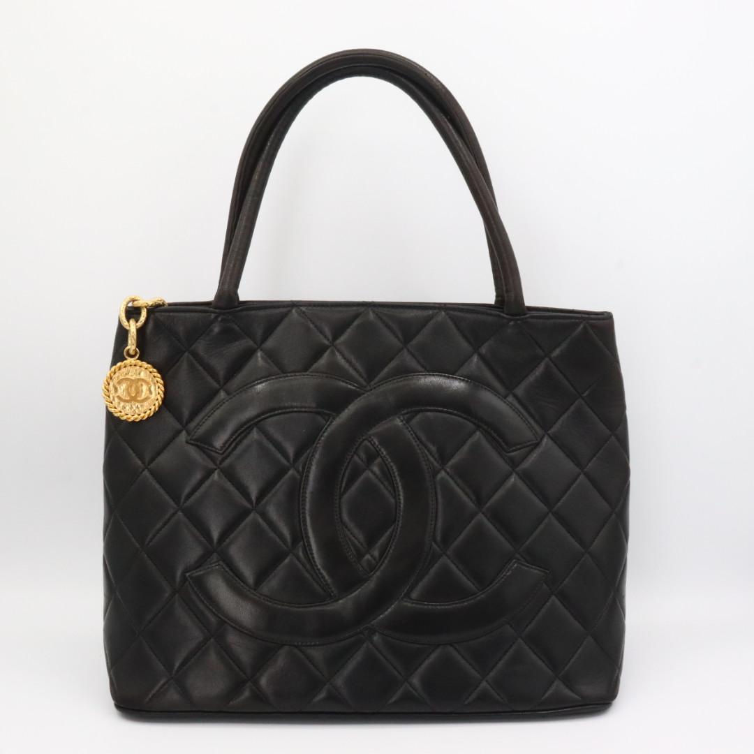 シャネル　ラムスキン　マトラッセ　復刻トートバッグ　ココマーク　ブラック