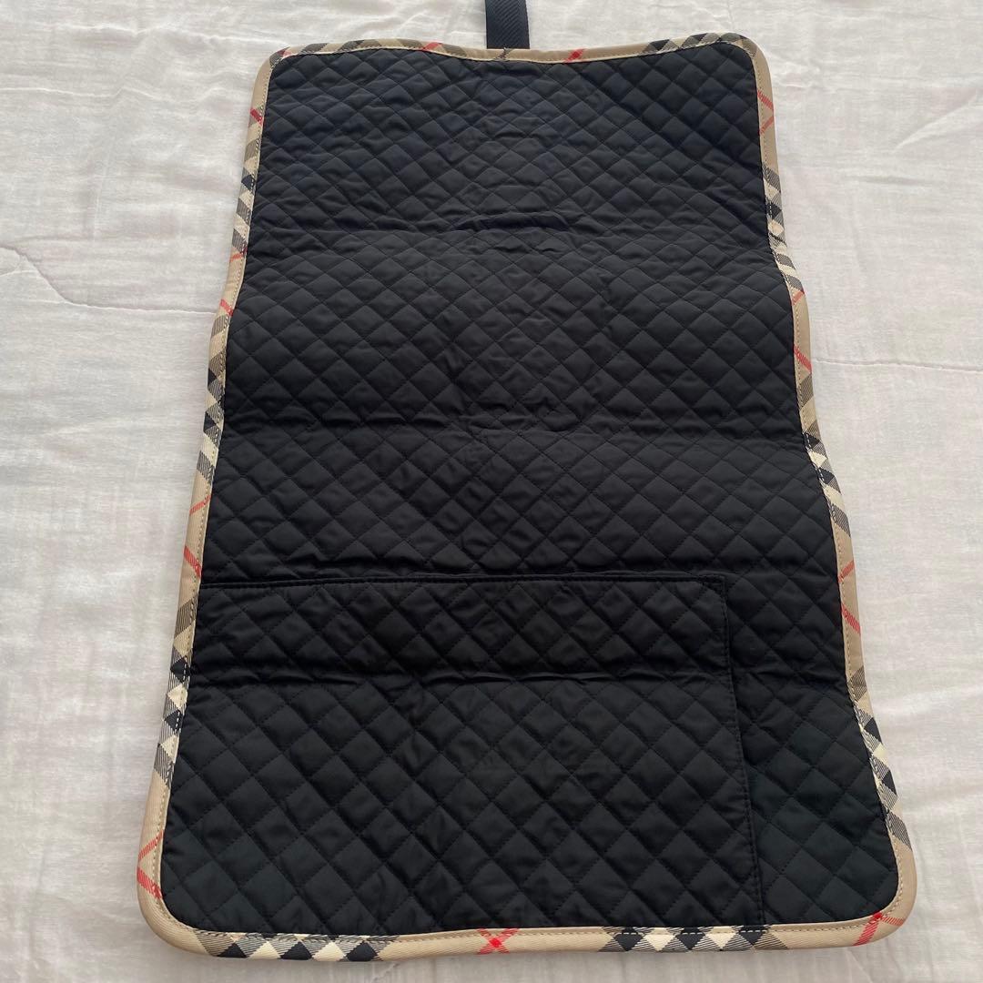 【美品】BURBERRY マザーズバッグ 衛生的なフラップ式 ショルダーバッグ