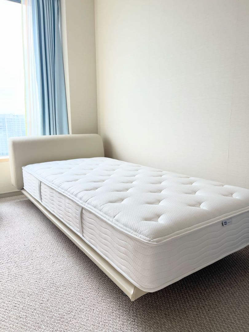 ballada　カッシーナ　ベッドフレーム