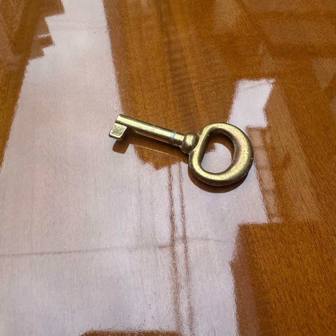 サルタレッリ ガラス　キャビネット イタリア製　ディスプレイ棚　キー付き