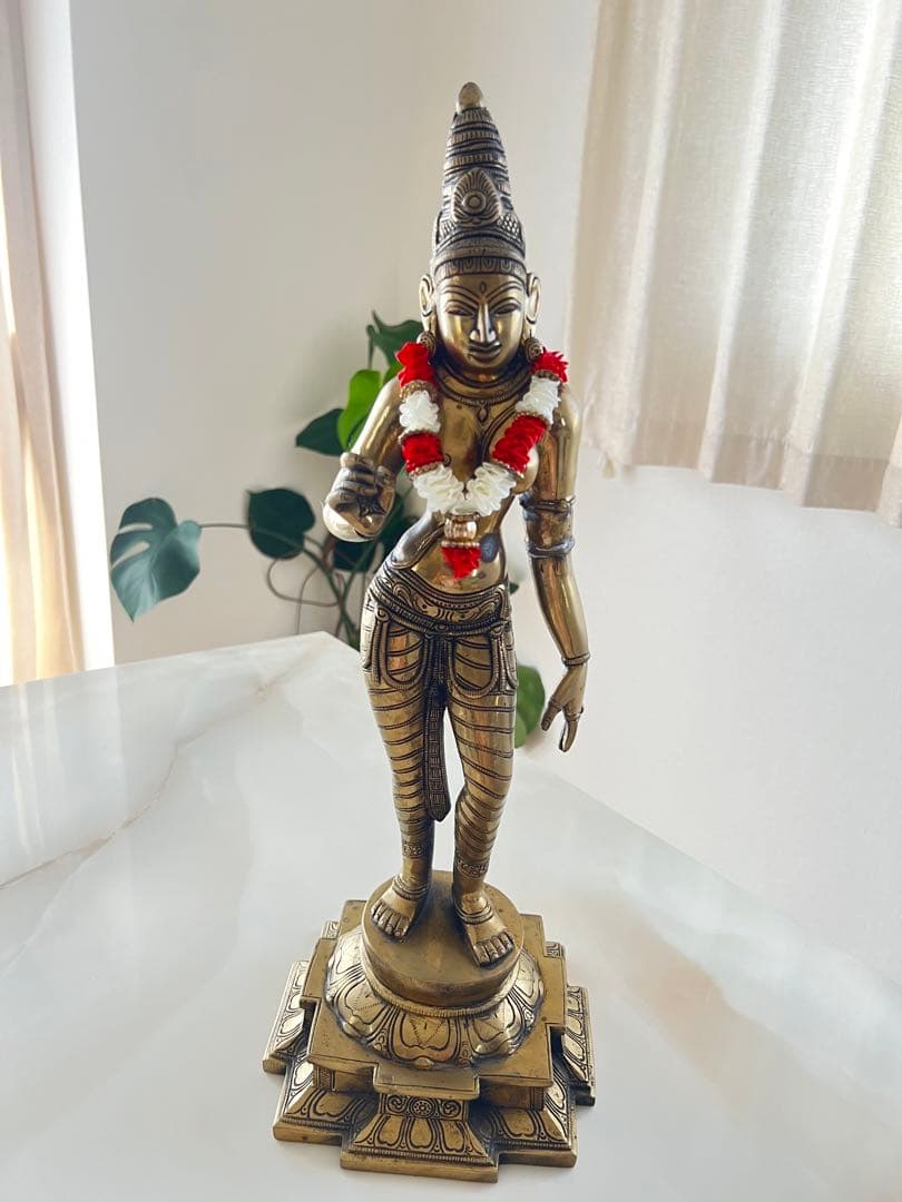 美と豊穣の女神ラクシュミー像　真鍮