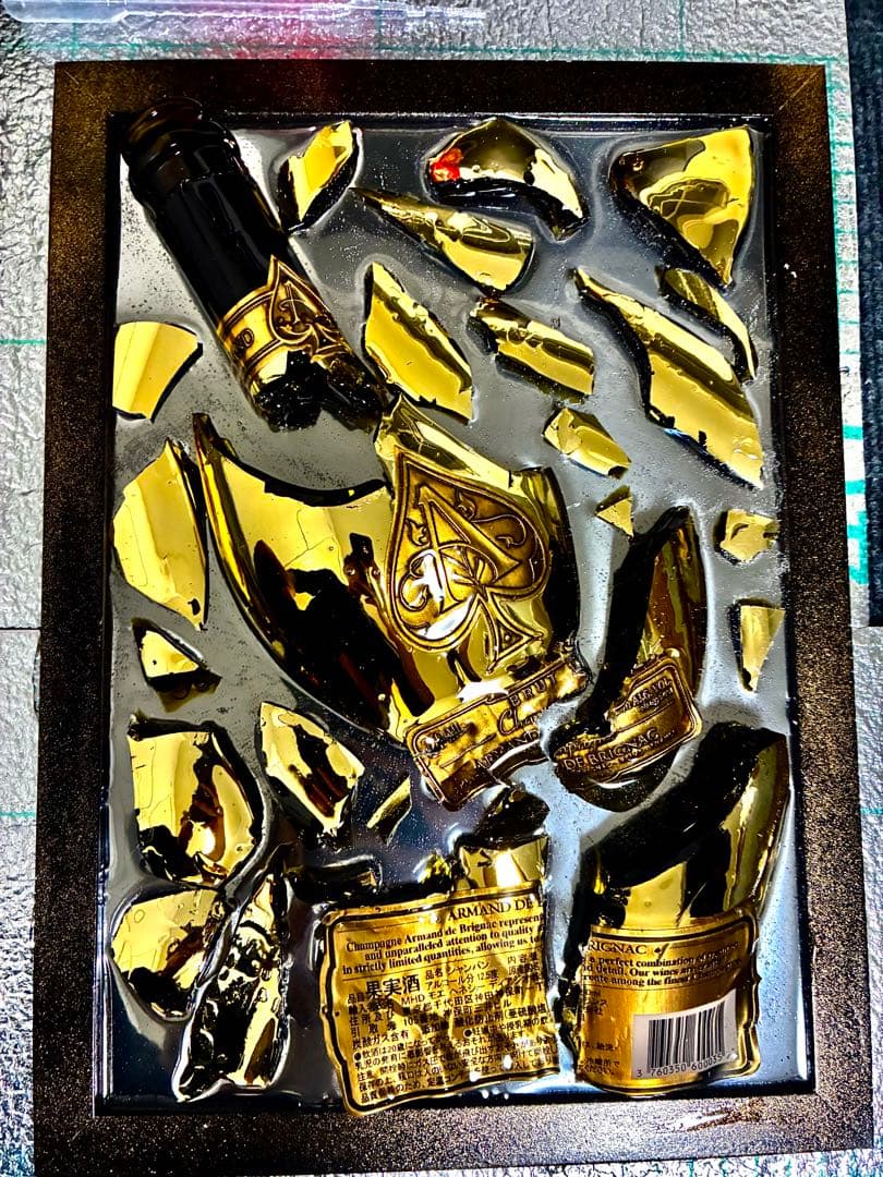 金色のボトルアート作品