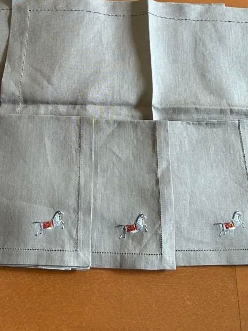 HERMES エルメスランチョンマット　と馬の刺繍のナフキンセット　3組