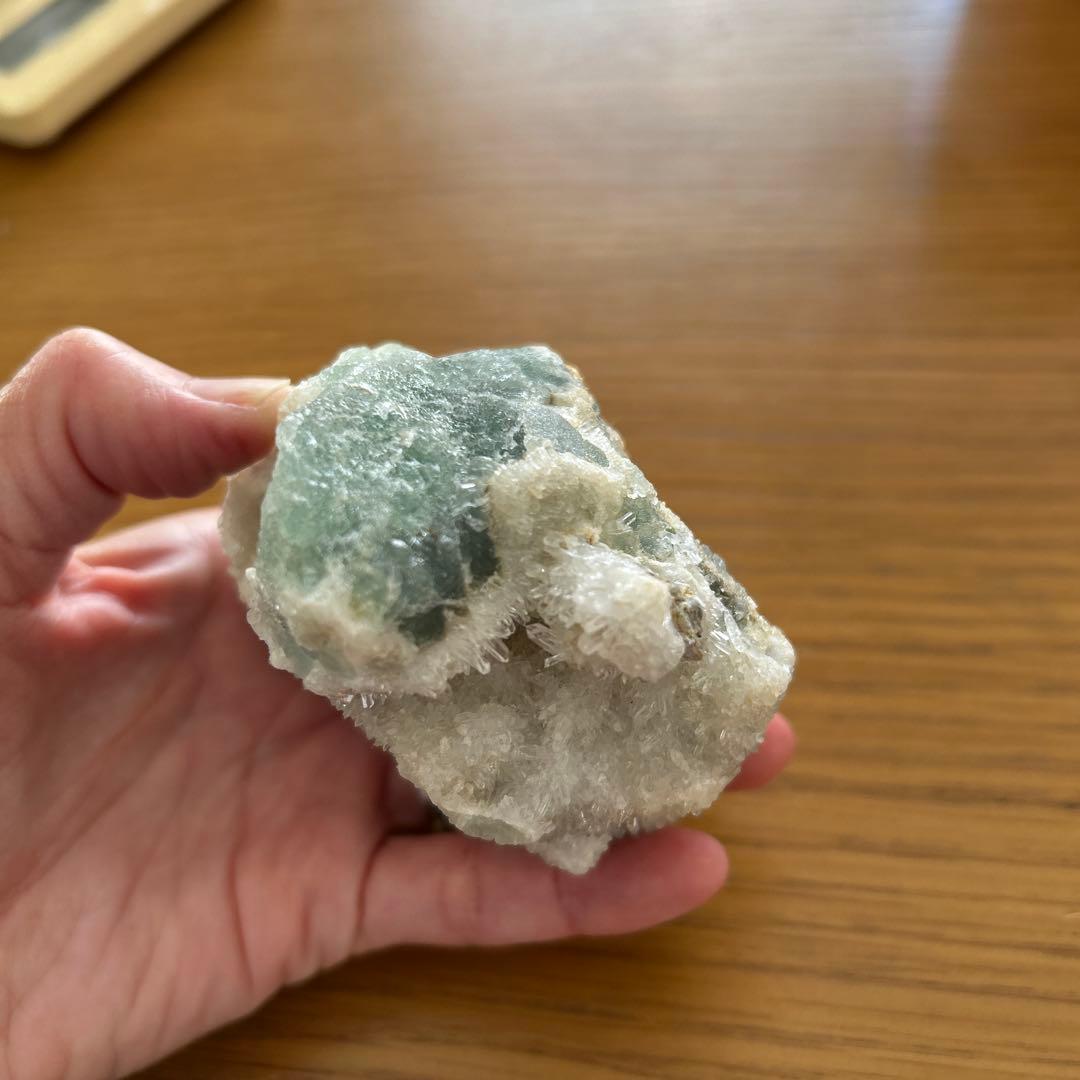 蛍石　福島県蛍鉱山　水晶付き　国産　原石