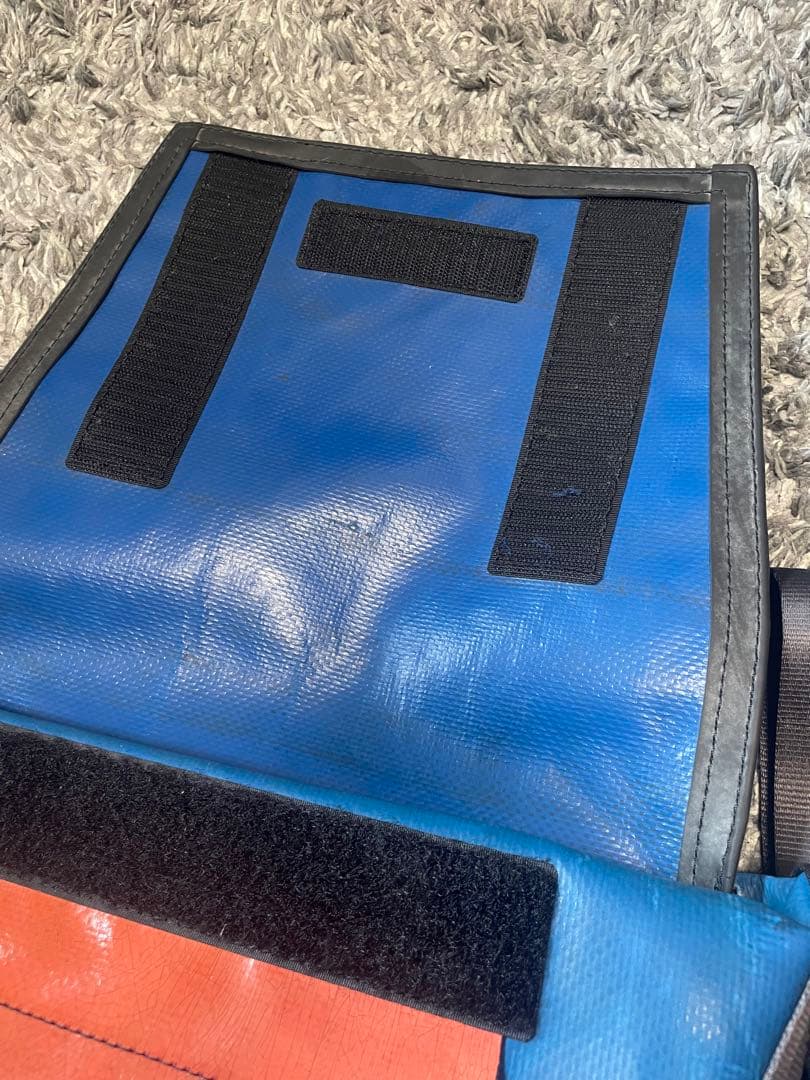 freitag メッセンジャーバッグ ブルー ピンク