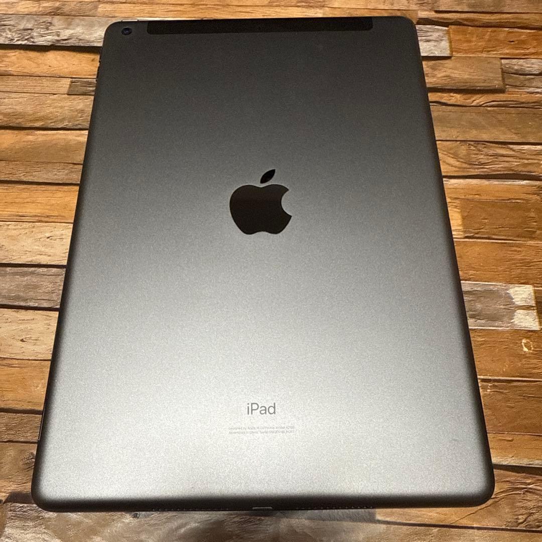 【美品】完動品SIMフリーiPad第7世代　本体32GB