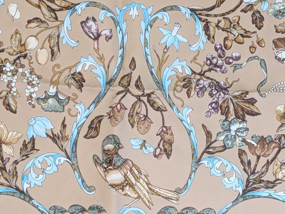 M376 HERMES カレ90 東洋の石と西洋の石細工 正規品　美品