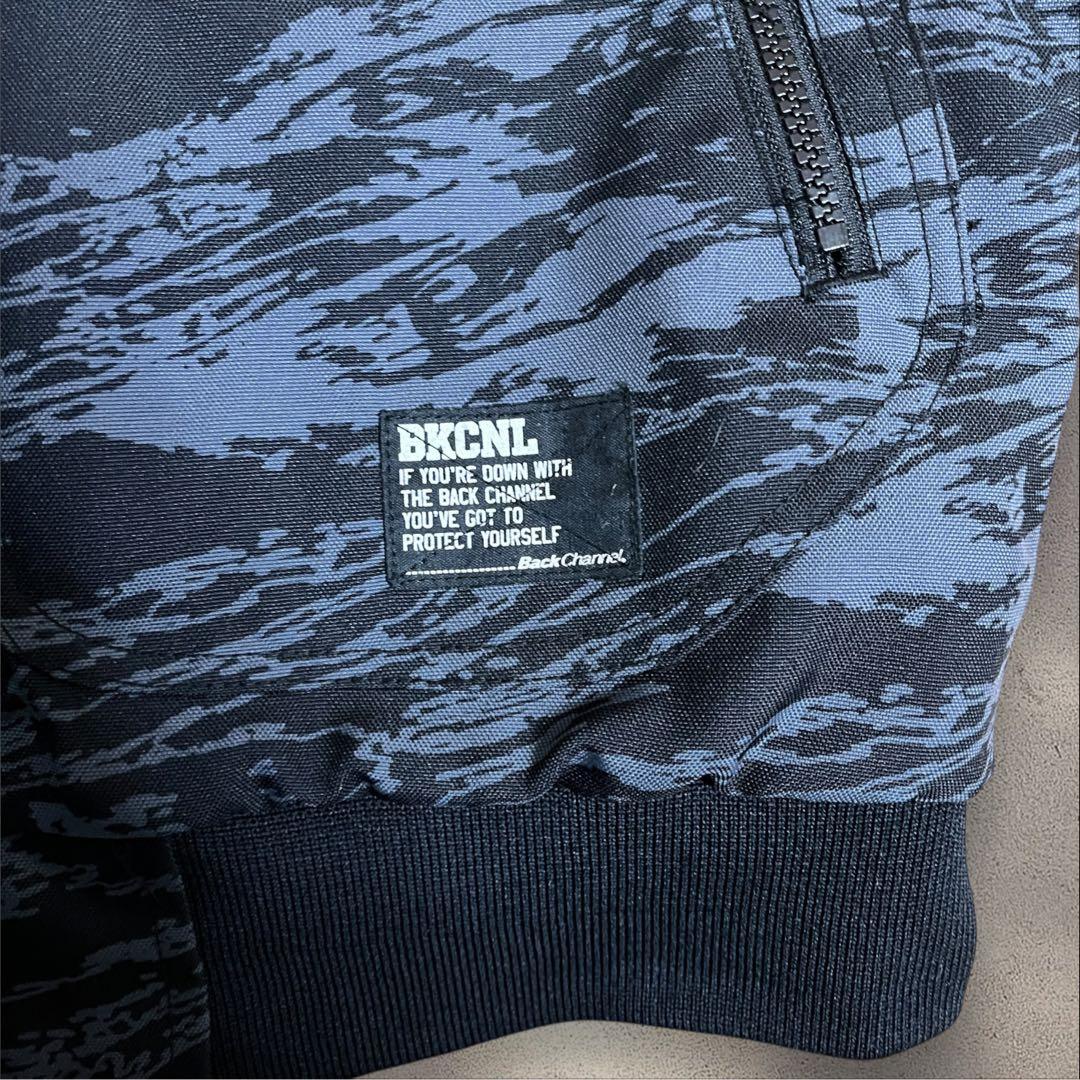 Back Channel コーデュラジャケット　フーディー カモフラ　刺繍　中綿