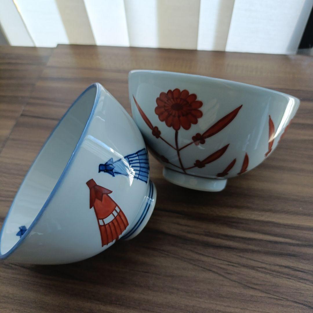 源右衛門　 青と赤の花柄と傘柄　 飯碗