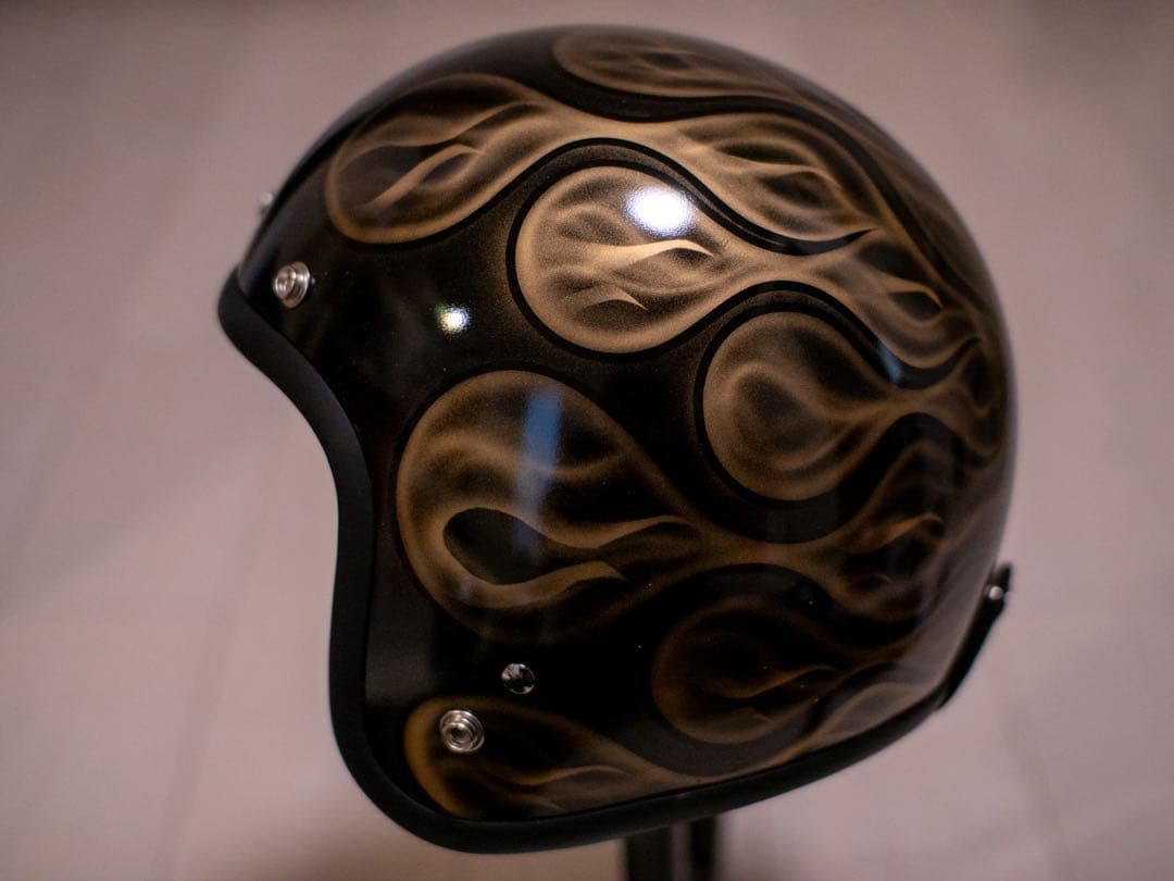 新品未使用　スモール　ジェット　ヘルメット 黒ゴールドフレア