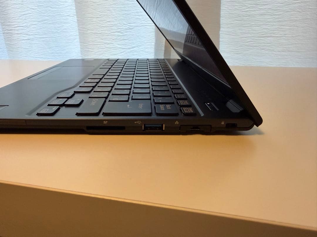 富士通 LIFEBOOK ノートPC U938/S