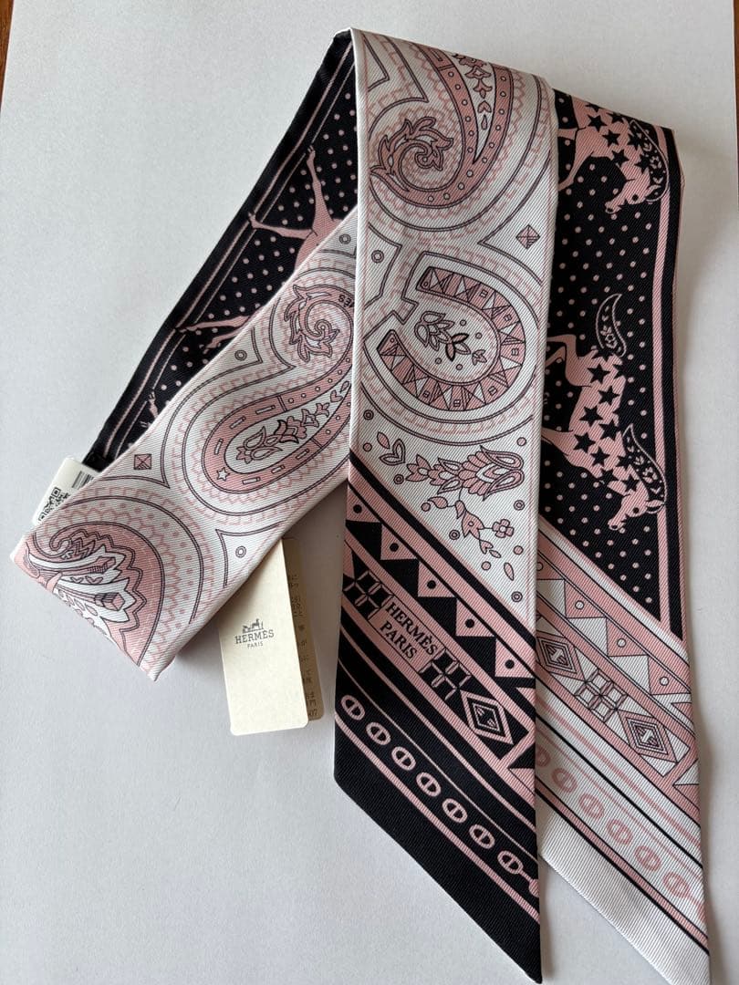 エルメス　ツイリー《シュヴァル・ドゥ・クール・バンダナ》