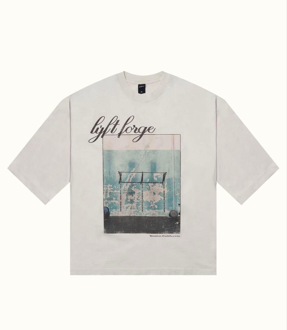 LYFT グラフィックTシャツ ライトグレー