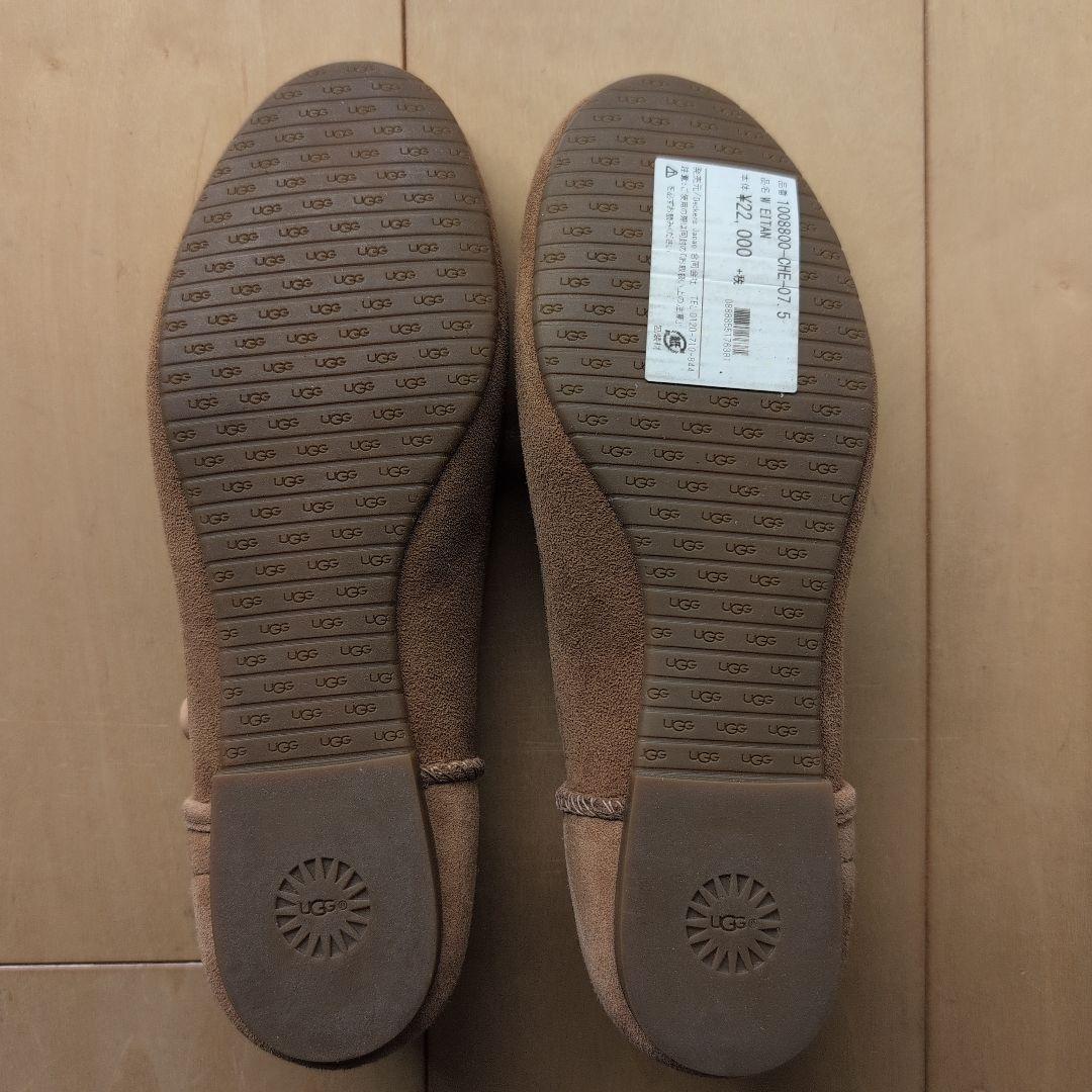UGGモカシンフラットシューズ　24.5センチ