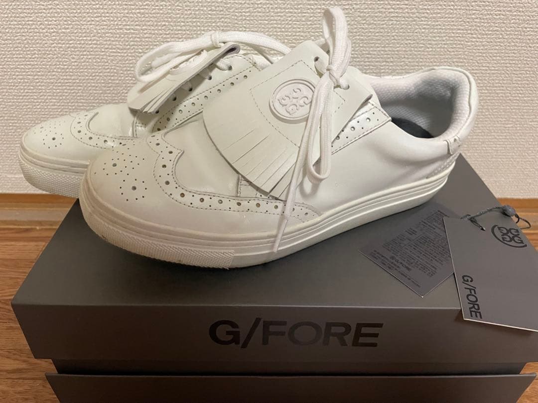 美品 ジーフォア レディースゴルフシューズ