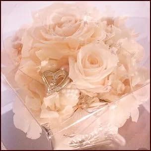 プリザーブドフラワー アレンジ　 ホワイト＆シルバー　ギフトケース付き