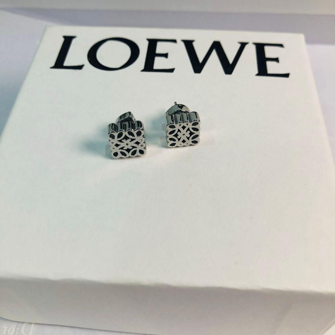 LOEWE アナグラム スクエア ピアス シルバーカラー