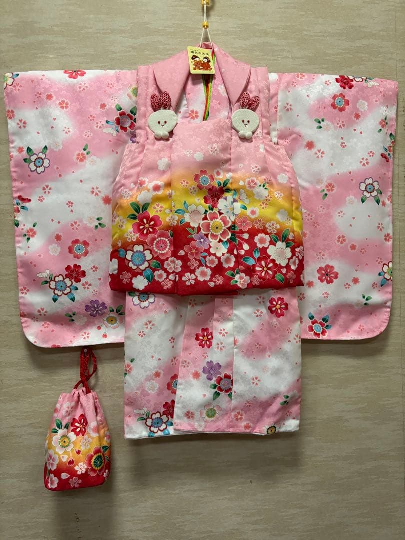 七五三　3歳女の子　着物・被布セット　白とピンク　うさぎ飾り　カラフル被布　新品