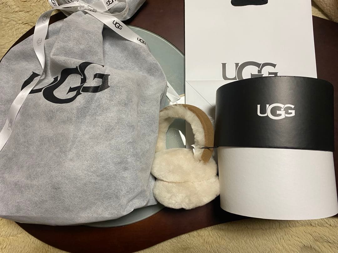 UGG 新品タグ付　イヤーマフ チェスナット