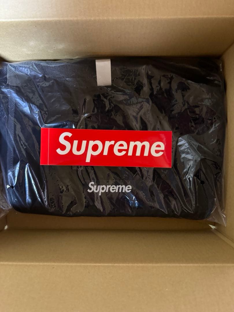 シュプリーム　Velvet Small Messenger Bag ブラック