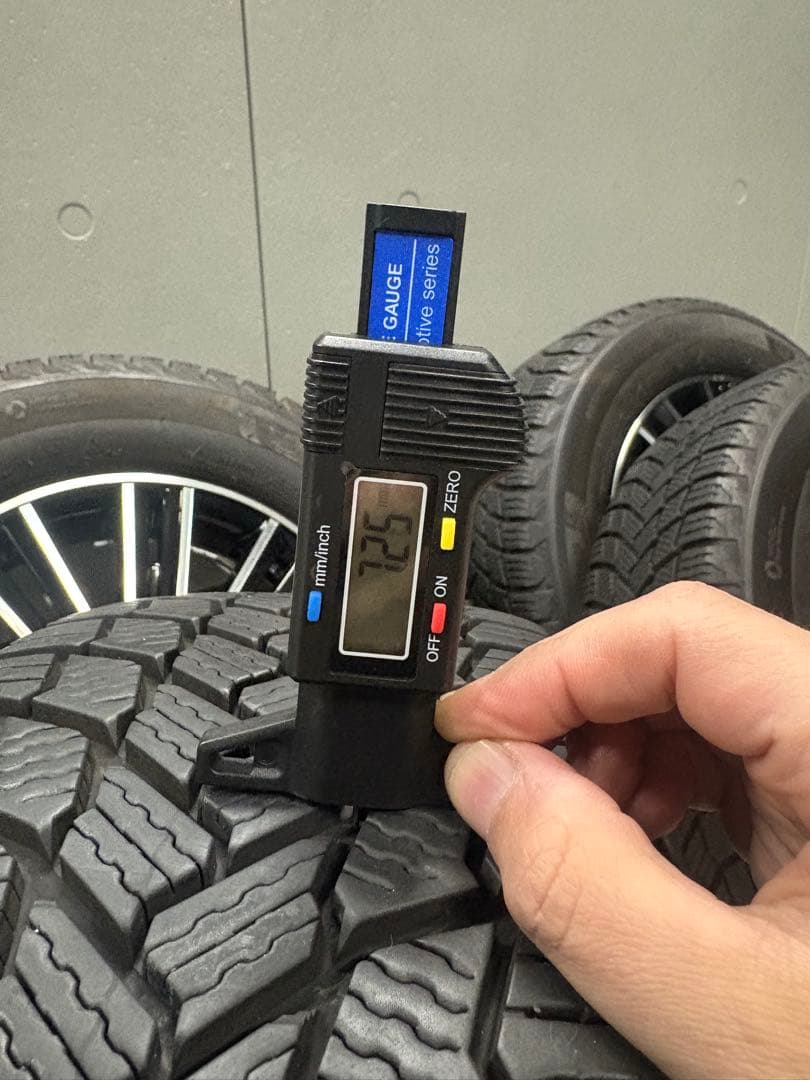 みっちゃん① 195/65R15 スタッドレス　pcd100 ミシュラン