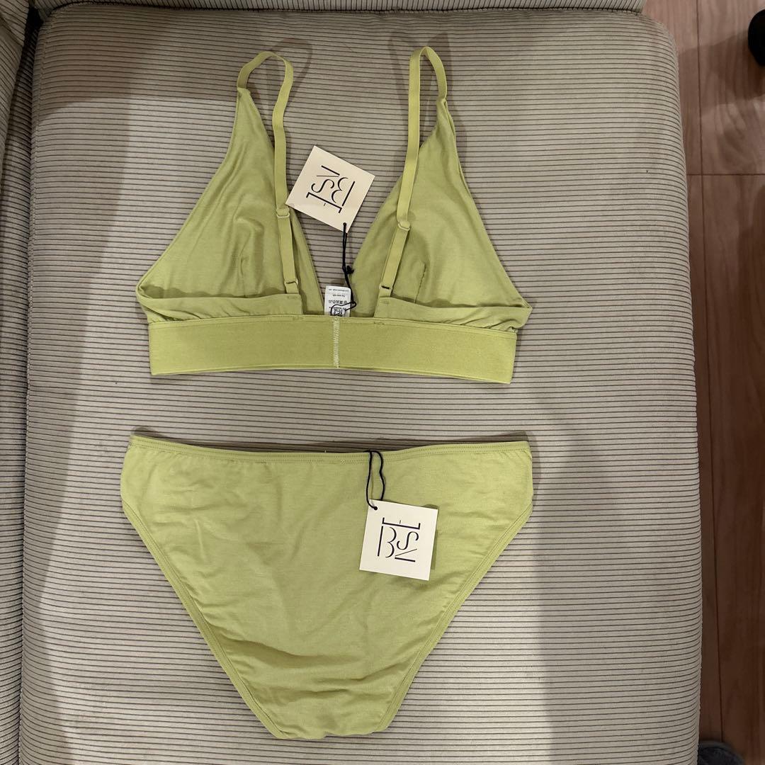 新品未使用タグ付き♡ベースレンジ ♡ブラ&ショーツセットアップ
