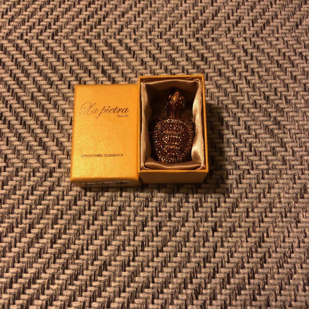 スワロフスキー製のストーン亀