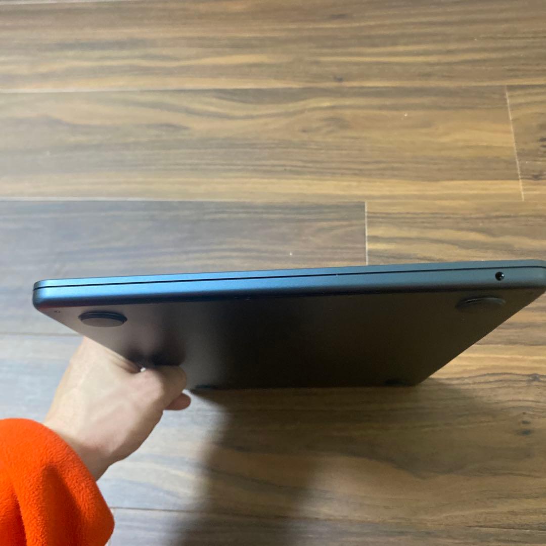 最終値下げ:MacBookAir M2 13.6インチ 8GB / 256GB