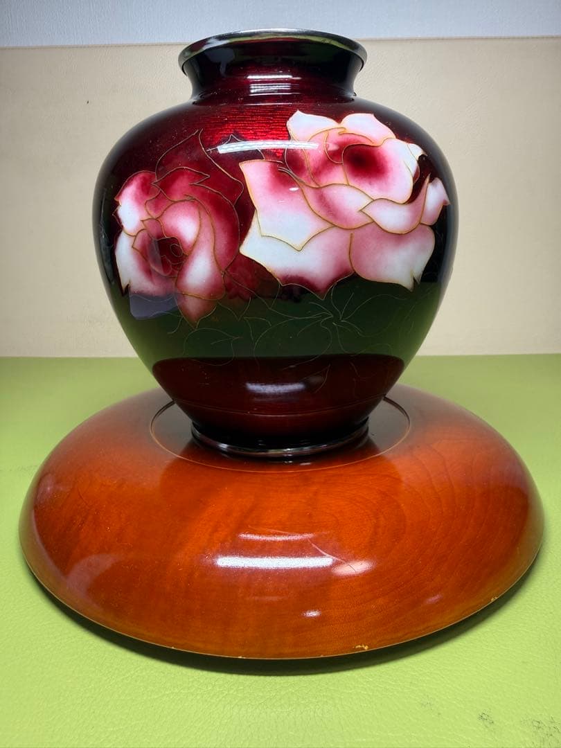 赤色バラの花瓶 約18cm