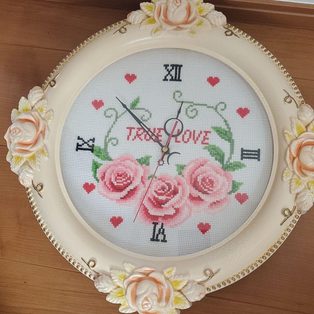 刺繍　壁掛け時計　ぶりこ付き